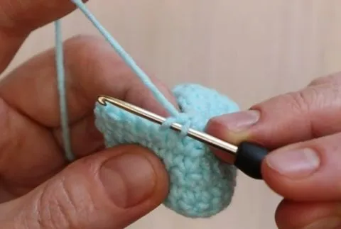Как делать НЕВИДИМЫЕ убавки при вязании крючком амигуруми и не только. Как делать убавку крючком. 2