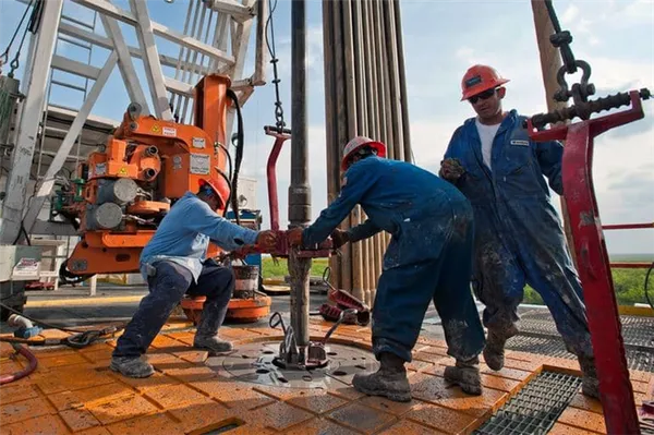 Нефтегазовое дело - кем работать и где учиться