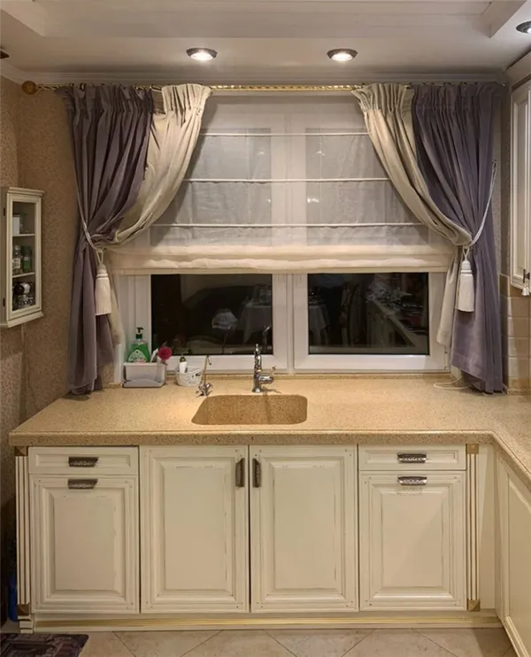 шторы в кухню-гостиную серые сбоку