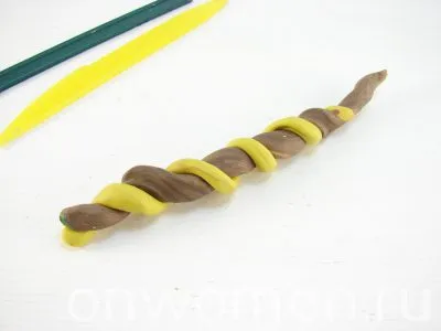 Змея из пластилина для детей. Змея — лепка из пластилина. Как сделать эту красивую композицию. Змея из пластилина. 25