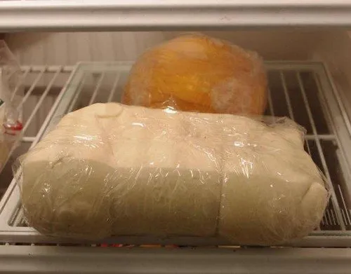 Можно ли хранить дрожжевое тесто в холодильнике и как это делать. Как хранить дрожжевое тесто. 9