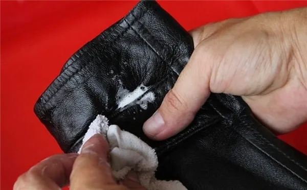 Как очистить куртку и другую одежду от монтажной пены?