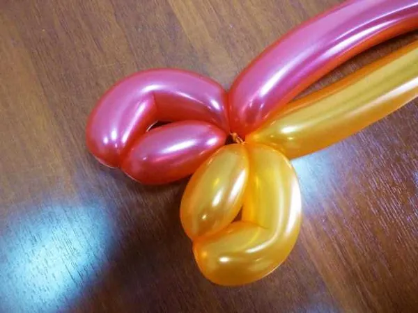 Цветок из шариков круглых инструкция. Как делать цветы из шариков и украшать ими праздничный интерьер. Цветы из шаров. 50