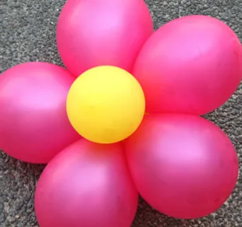 Цветок из шариков круглых инструкция. Как делать цветы из шариков и украшать ими праздничный интерьер. Цветы из шаров. 19