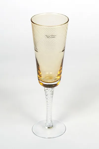Из каких бокалов пьют шампанское: флюте, креманка и тюльпан. Бокал для шампанского. 21
