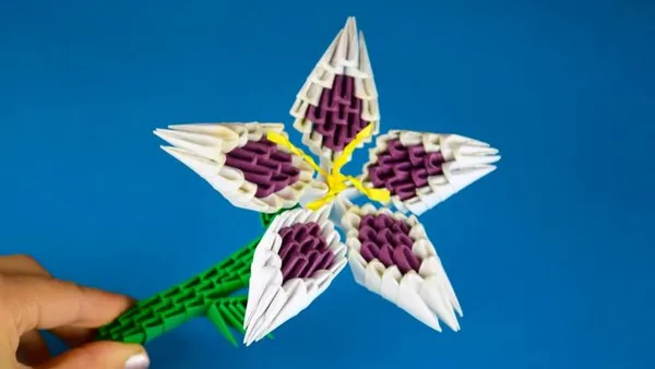 Создание оригами в виде лилии. Лилия из бумаги. 12