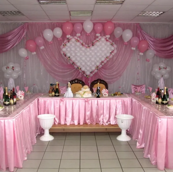 Празднование розовой годовщины - оформление воздушными шариками