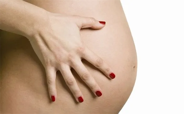 Можно ли во время беременности делать маникюр с гель-лаком. Маникюр в роддом. 6