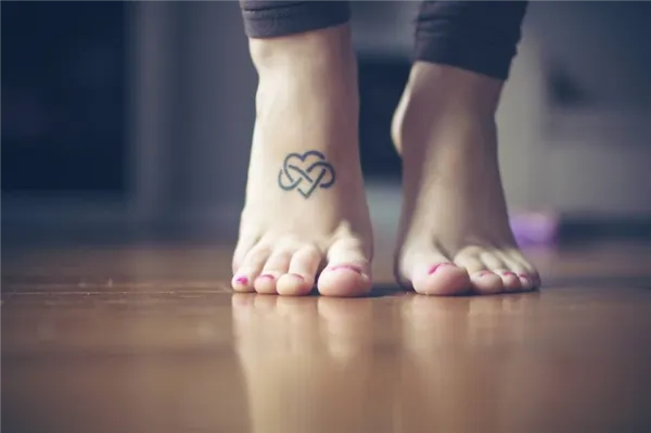 Татуировки на ноге для девушек: лучшие варианты 2023. Тату на ноге для девушек. 23