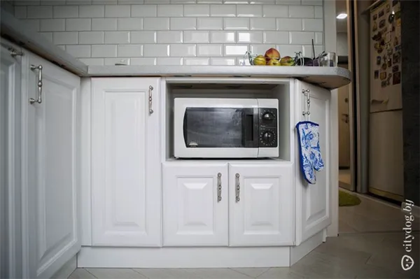 8 вариантов, куда поставить микроволновку на маленькой кухне до 6 кв. м. Куда поставить микроволновку в маленькой кухне. 2