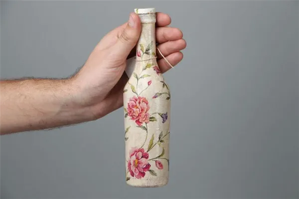10 идей, как сделать декупаж бутылки своими руками. Декупаж бутылок своими руками. 4