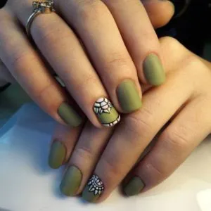 Зеленый френч на ногтях: 50 идей дизайна, которые подарят вам чувство уникальности. Зеленый френч на ногтях. 7
