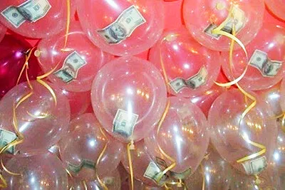 Воздушные шарики с деньгами