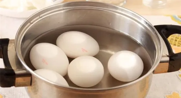 Яйца мраморные с рисом
