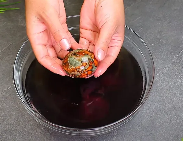 Мраморные яйца на Пасху: 8 способов покраски своими руками. Мраморные яйца на пасху. 19