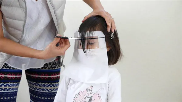 Как самостоятельно подстричь челку ребенку: советы и рекомендации. Как подстричь челку ребенку. 2