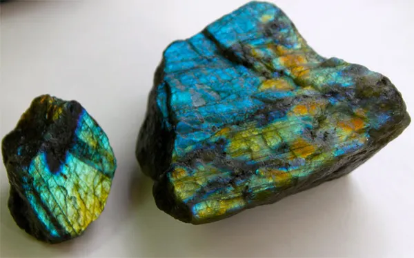 минерал лабрадорит