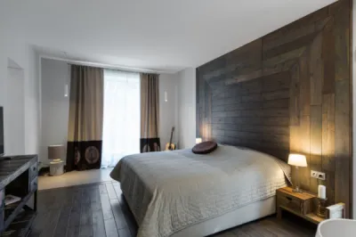 Ламинат на стене в спальне: 80 уютных вариантов отделки для минималистичных интерьеров. Ламинат на стене в спальне. 17