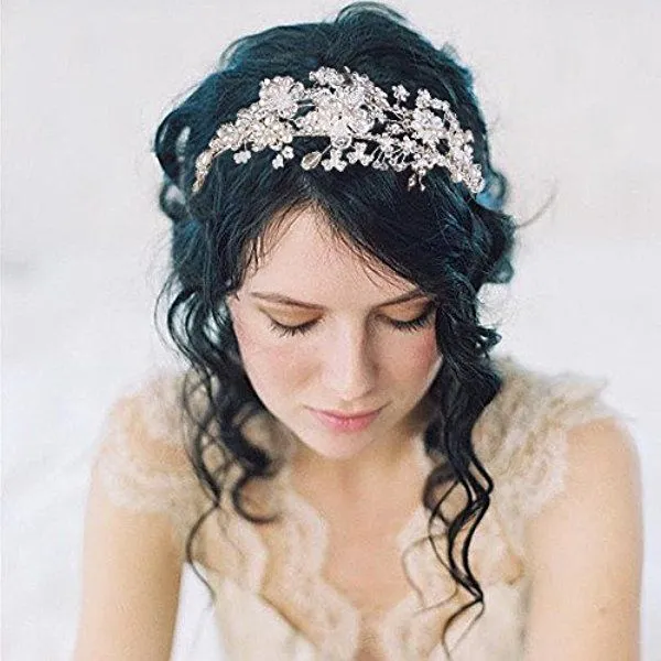 Свадебное украшение в стиле бохо для волос