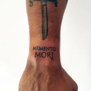 Фото рисунка Тату Memento Mori 31.10.2018 №032 - Tattoo Memento Mori - tatufoto.com