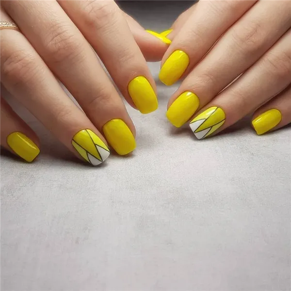 Желтый маникюр 2023: фото трендовых новинок дизайна на короткие и длинные ногти. Нежно желтый маникюр. 71
