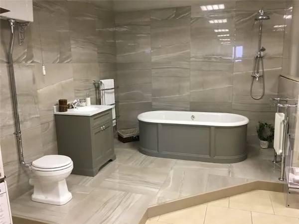 Большие ванные комнаты: примеры эксклюзивных интерьеров. Большая ванная комната. 3