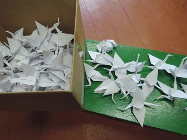 Как сделать журавлика из бумаги: 8 простых идей. Журавлик из бумаги. 47