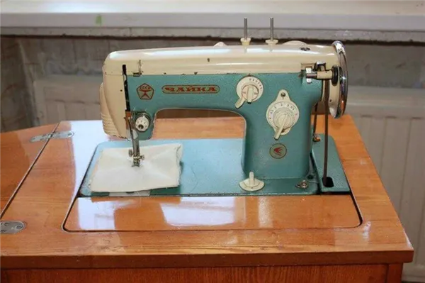 Советские швейные машинки с ножным приводом. Kohler швейная машинка. 9