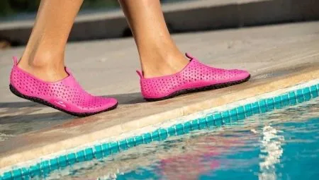 Обувь для бассейна: особенности, разновидности, правила выбора. Обувь для хождения по воде. 1