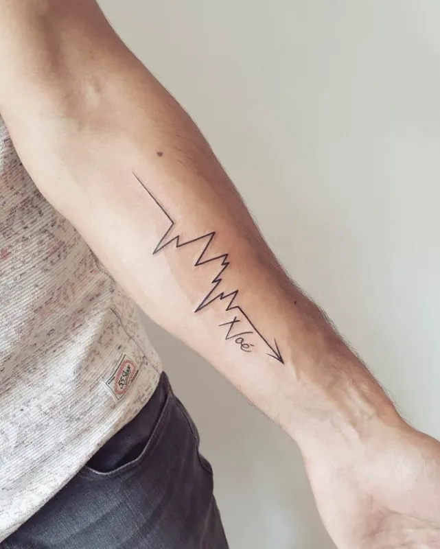 Фото черная молния тату 14.09.2019 №001 - black lightning tattoo - tatufoto.com